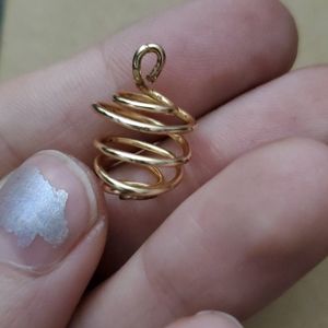Wire wrapped gemstone cage